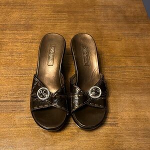 Brighton Music Sandal Wedge Heels Brown Open Toe Slide on Sandals Size 8.5
